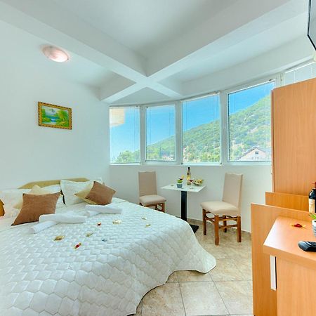 Hotel Dana Čanj Exteriör bild