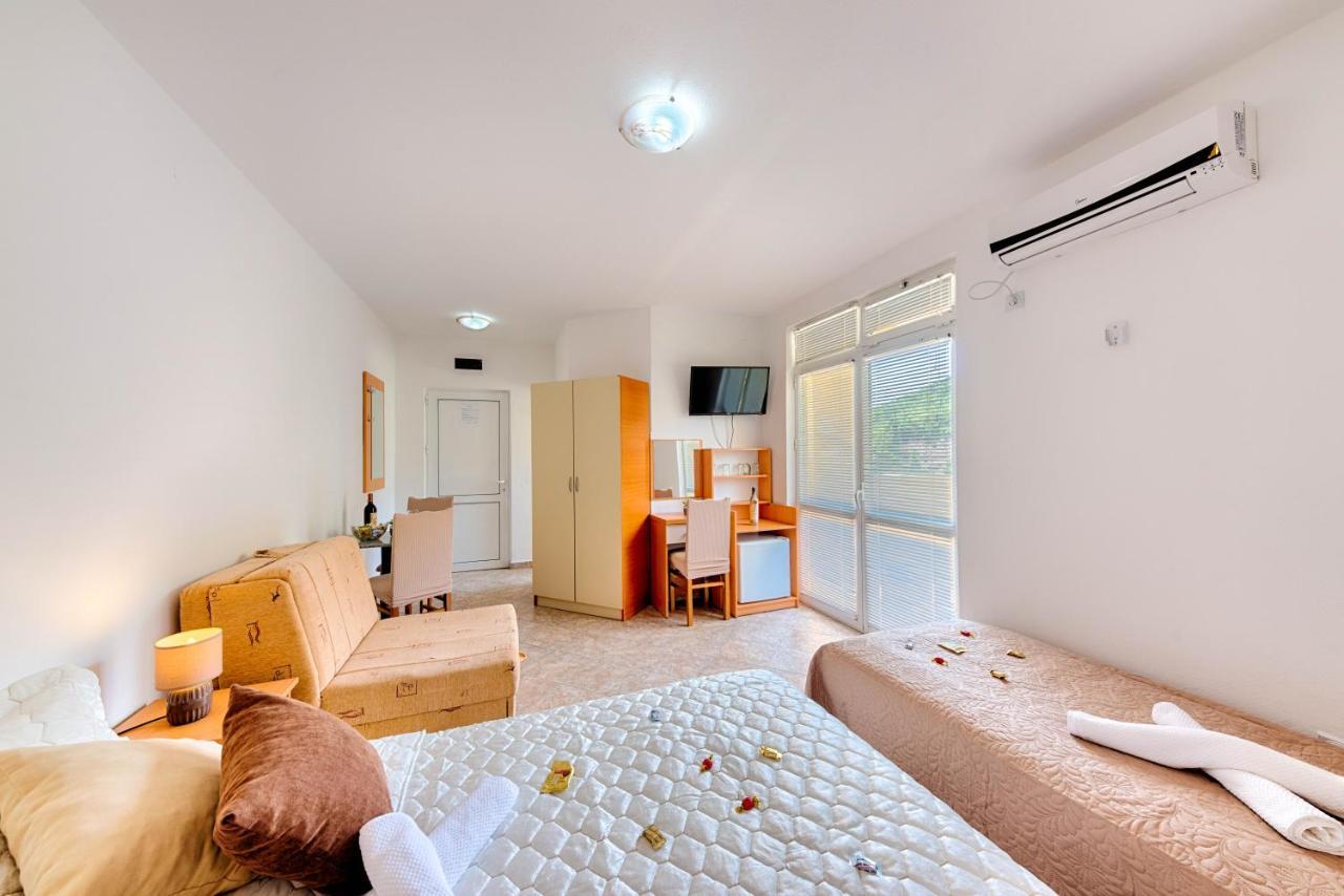 Hotel Dana Čanj Exteriör bild