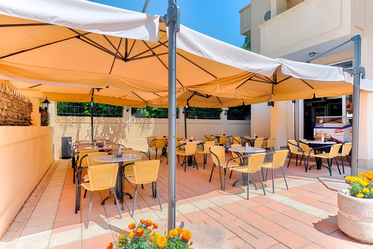 Hotel Dana Čanj Exteriör bild