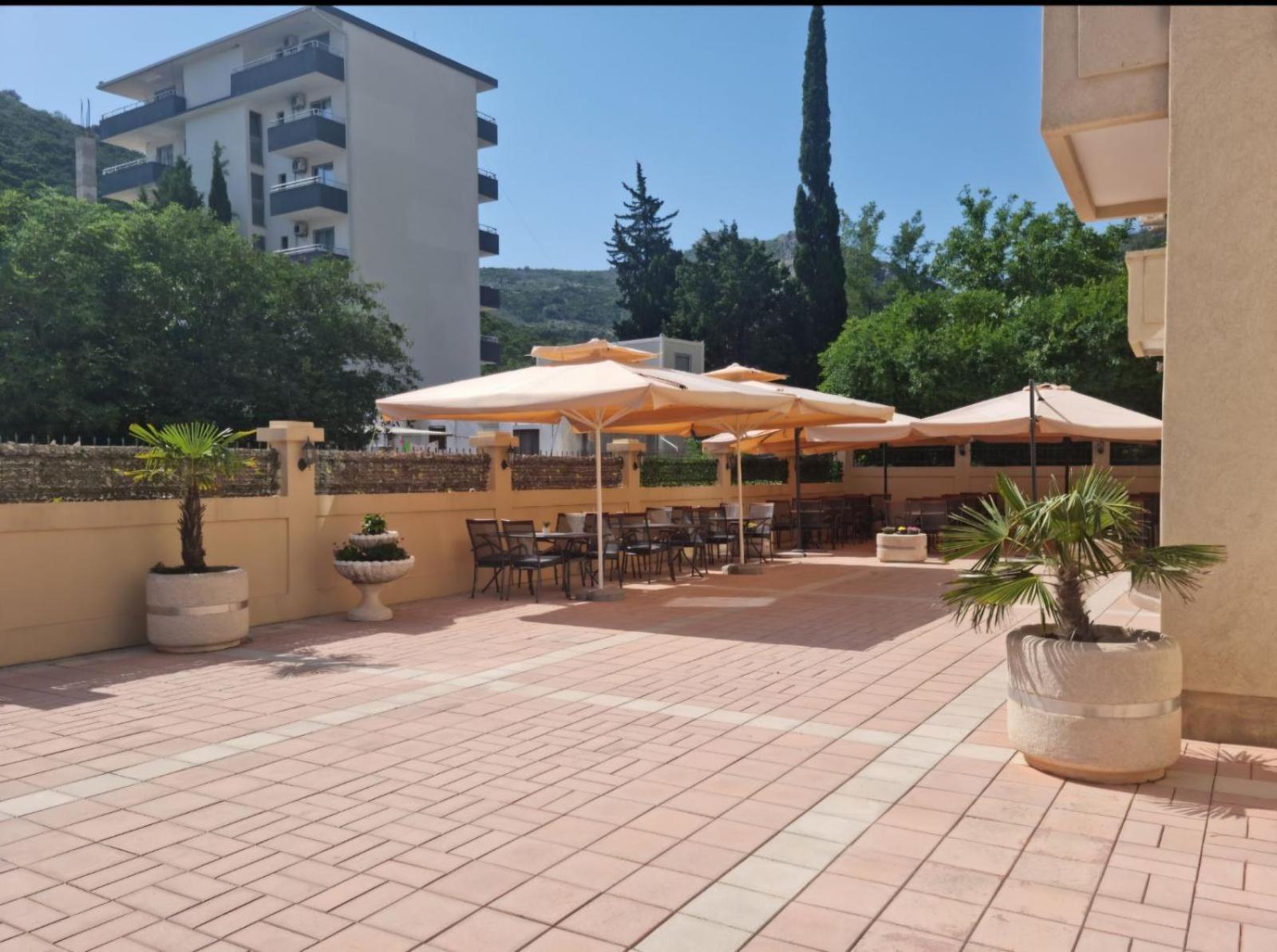 Hotel Dana Čanj Exteriör bild