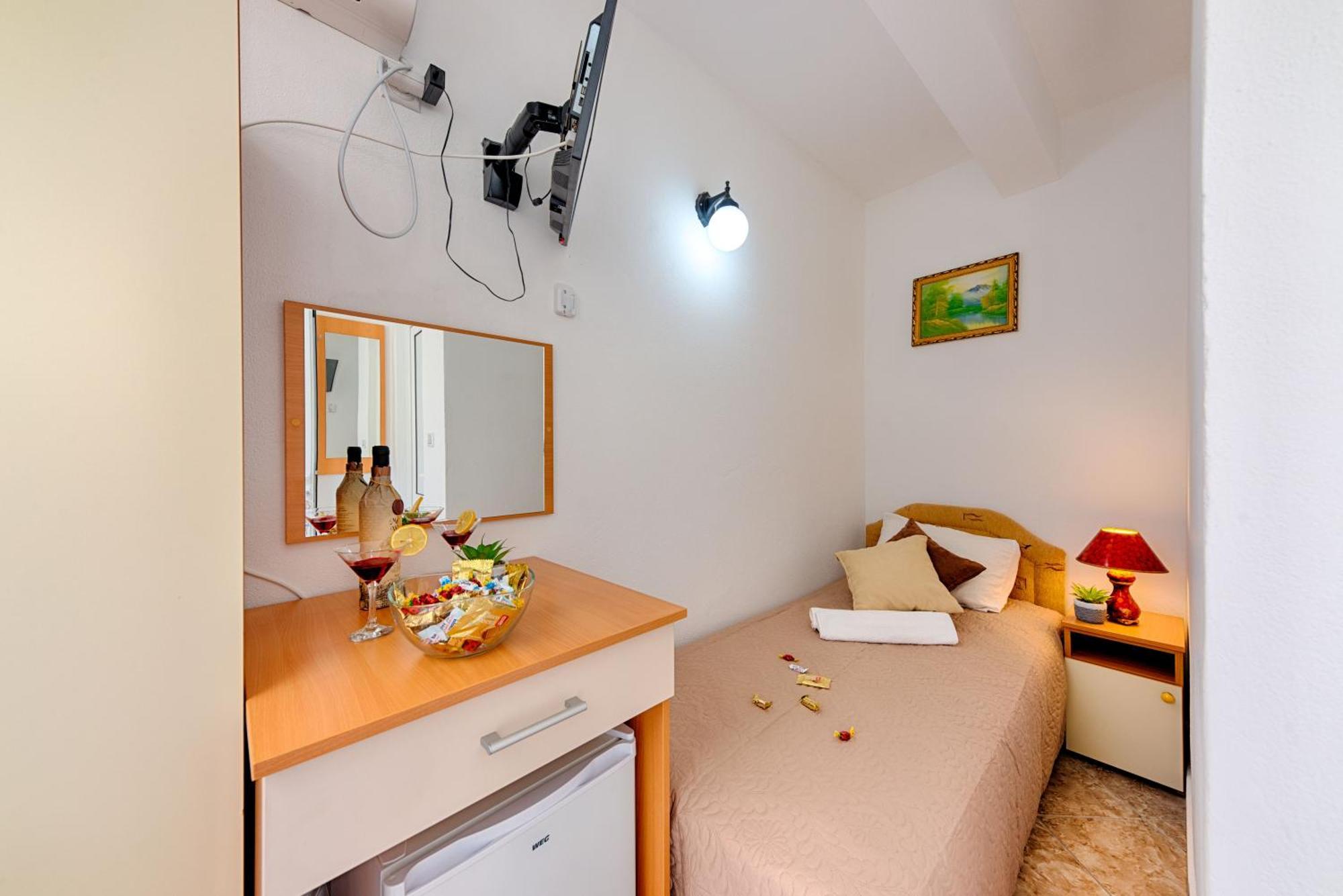 Hotel Dana Čanj Exteriör bild